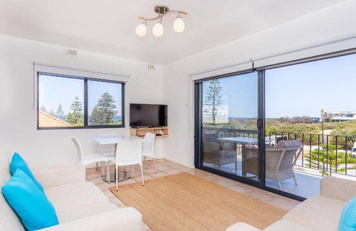 Cottesloe Apartment | 86 m² Apartment ∙ 2 bedrooms ∙ 4 guests