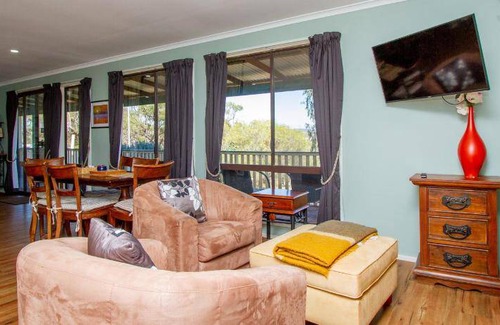 West Toodyay Bed & Breakfast | 88 m² Bed and breakfast ∙ 2 bedrooms ∙ 6 guests