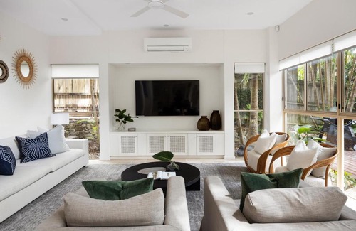Noosa Heads House | 9 Little Cove Road, Little Cove