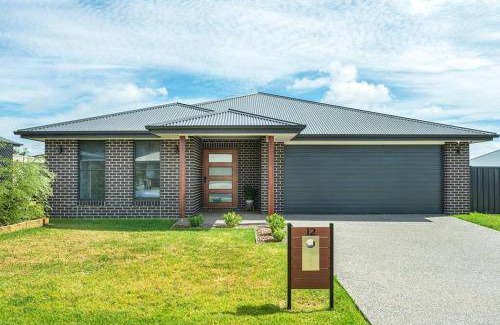 Central Mudgee House | 920 m² House ∙ 4 bedrooms ∙ 8 guests