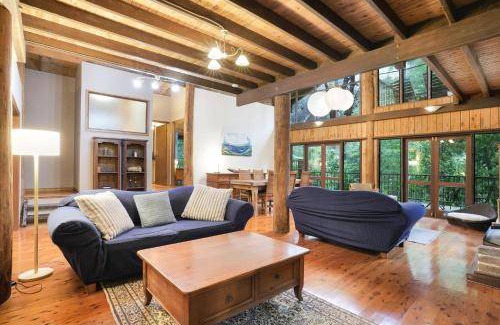 Kuranda House | 929 m² House ∙ 4 bedrooms ∙ 8 guests