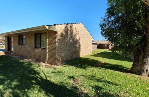 Jurien Bay Ski Chalet | 94 m² Chalet ∙ 3 bedrooms ∙ 7 guests