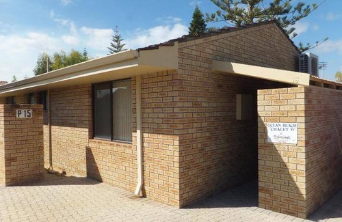 Jurien Bay Ski Chalet | 94 m² Chalet ∙ 3 bedrooms ∙ 7 guests