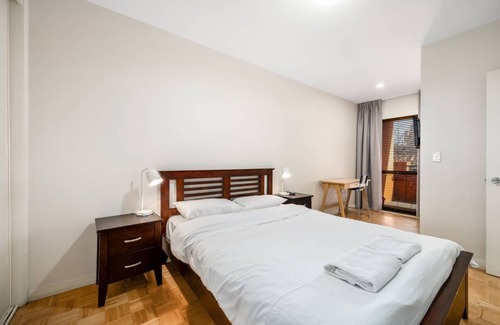 Adelaide Central Business District Apartment | 95 m² Apartment ∙ 2 bedrooms ∙ 6 guests