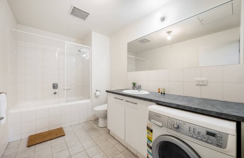 Adelaide Central Business District Apartment | 95 m² Apartment ∙ 2 bedrooms ∙ 6 guests