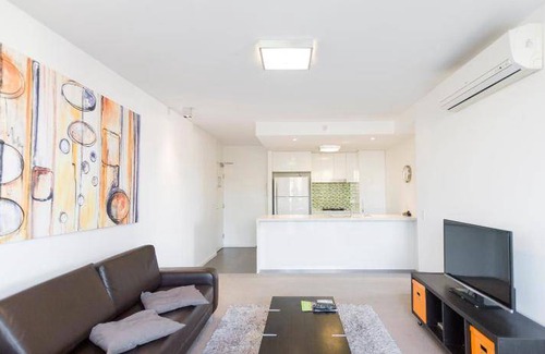 Woolloongabba Apartment | 98 m² Serviced apartment ∙ 2 bedrooms ∙ 5 guests