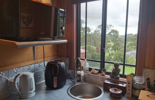 Buninyong Apartment | A couples retreat, come and enjoy the serenity