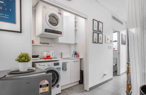 Forest Lodge House | A Private Garage Suite in Forest Lodge