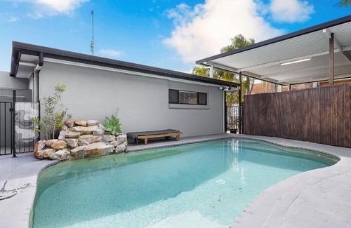 Mooloolaba House | A Tranquil Sunshine Escape with Pool and Deck