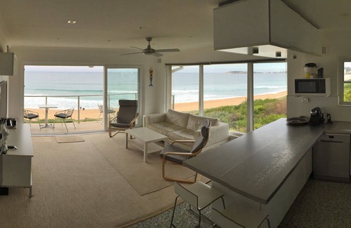 Narrabeen Apartment | ABSOLUTE BEACHFRONT with the beach at your doorstep .You cant get closer