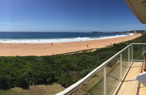 Narrabeen Apartment | ABSOLUTE BEACHFRONT with the beach at your doorstep .You cant get closer