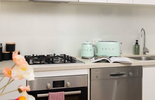 West End Apartment | Adorable Fresh 1BR Apt with parking, Central, WIFI