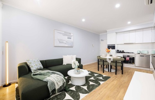 West End Apartment | Adorable Fresh 1BR Apt with parking, Central, WIFI