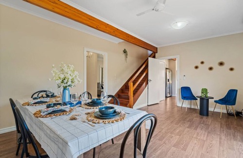 Sunnybank House | Affordable & Convenient Stay | 4Beds w/Ducted AC