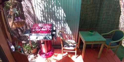 East Side Hostel | Alice's Secret Travellers Inn