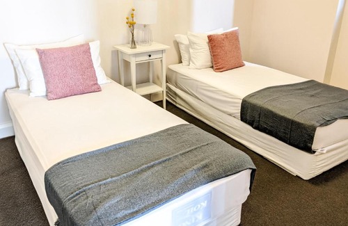 Sydney Olympic Park Apartment | Amazing City and HarbourView@OlympicPark - 2BR - FreeNetflix,Wifi and Wine