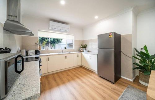 Payneham Villa | Ambrosia - Designer 3BR WiFi