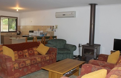 Ventnor House | Anchorage Retreat - 3 minute walk to Ventnor bay beach