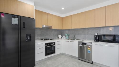 Sandstone Point Apartment | Anchors Away - Waterfront Unit
