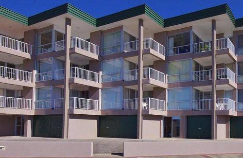 Central Coast Apartment | Apartment ∙ 2 bedrooms ∙ 4 guests