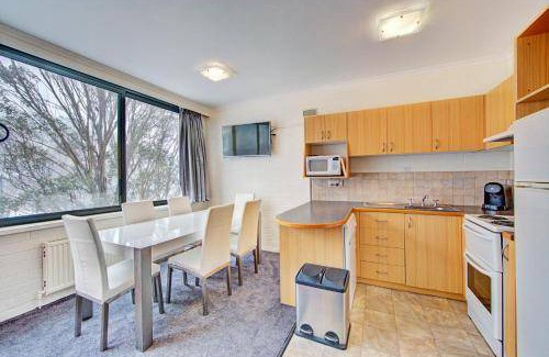 Falls Creek Apartment | Apartment ∙ 2 bedrooms ∙ 4 guests