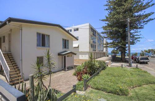 Kings Beach Apartment | Apartment ∙ 2 bedrooms ∙ 5 guests
