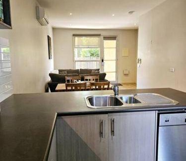 Shepparton South Apartment | Apartment ∙ 2 bedrooms ∙ 4 guests