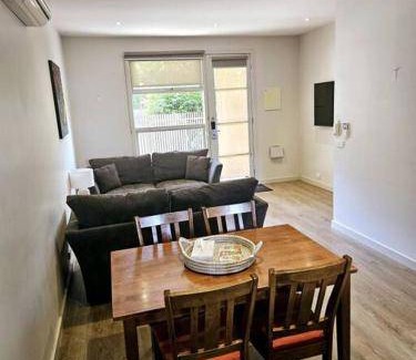 Shepparton South Apartment | Apartment ∙ 2 bedrooms ∙ 4 guests