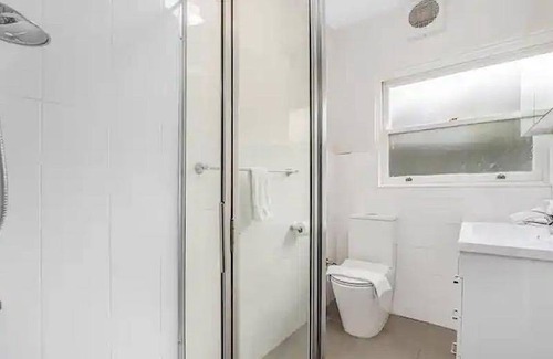 Hawthorn Apartment | Apartment ∙ 2 bedrooms ∙ 4 guests