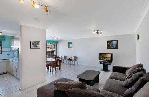 Magenta Shores Apartment | Apartment ∙ 2 bedrooms ∙ 4 guests