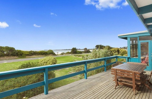 Apollo Bay House | Aqua Blue - Ocean Views, Beach On Your Doorstep