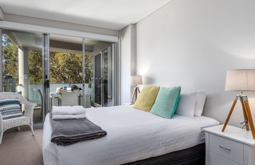 Huskisson Apartment | Aqua View: Modern three bedroom apartment overlooking Moona Moona Creek and Jervis Bay