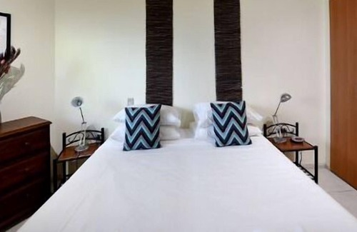 Clifton Beach Apartment | Arlington 3 Bedroom Beachfront Clifton Beach