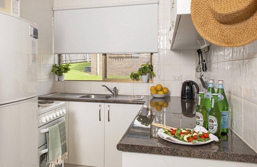 Gerringong Apartment | Armstrong Ridge - Refurbished unit with views to hills
