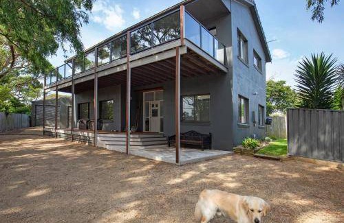 Culburra Beach House | 400 m² House ∙ 4 bedrooms ∙ 10 guests