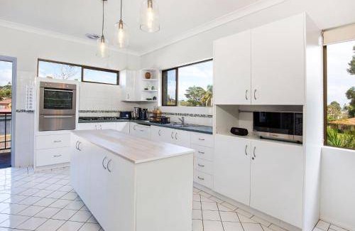 Culburra Beach House | 400 m² House ∙ 4 bedrooms ∙ 10 guests