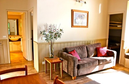 Harrietville House | Autumn Leaf Cottage 1