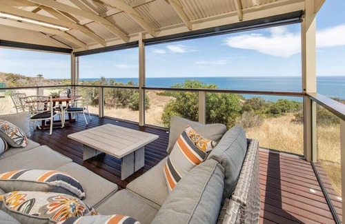 Hallett Cove House | AZUL is a private and beautifully styled getaway