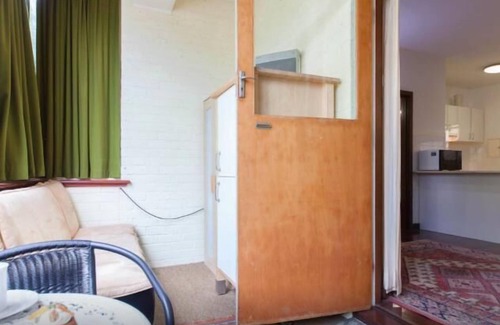 Crawley Apartment | B2 Walk to UWA close to SCGH & CBD