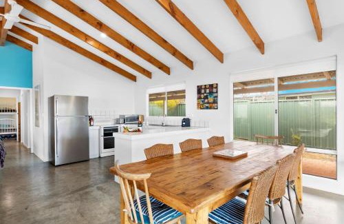 Peppermint Grove Beach House | Bay Beach House - A Family & Pet Friendly Favourite with Direct Beach Access