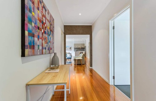 Dromana House | Beach 27 by Ready Set Stay - WiFi & Pet Friendly
