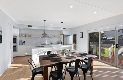 The Entrance North House | Beach Haven on Hutton