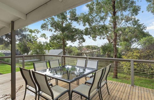 Aireys Inlet House | Beach Side - Free WIFI, Pet Friendly (FENCED) & Walk To The Beach