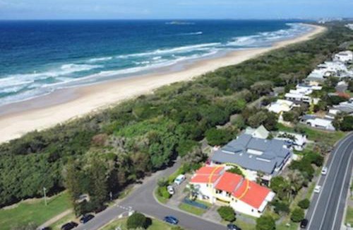 Marcoola Apartment | Beachfront 1BR, Loft - Surf, Cafe, Relax