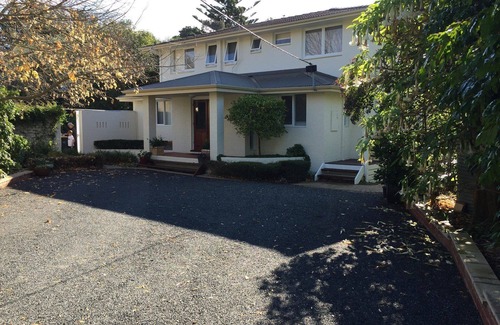 Cowes House | Beachfront Lover's Walk in Cowes with beach access.