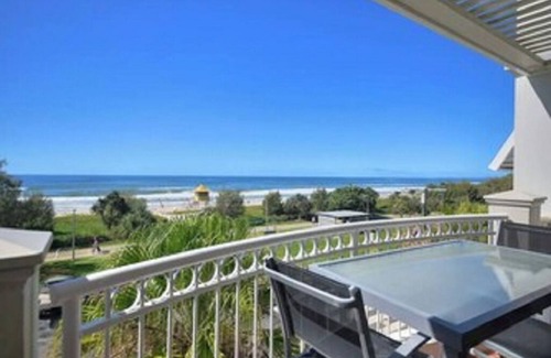 Gold Coast House | Beachfront two storey penthouse apartment. Family friendly. Spectacular views!