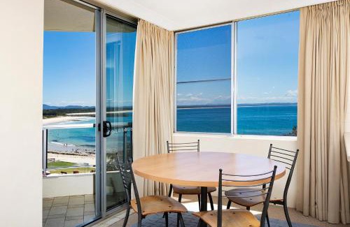 Forster Apartment | Beachpoint, 401