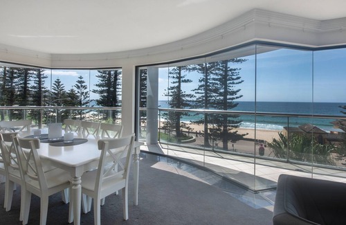 Manly Apartment | BEACHSIDE BEAUTY IN MANLY- PENTHOUSE APT 18