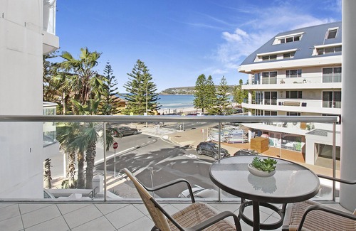 Manly Apartment | BEACHSIDE BEAUTY IN MANLY- APT 13