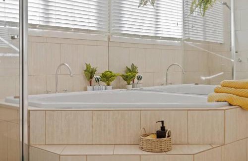Tootgarook House | Beachside SandDunes Villa Waterslide Gas Heat Pool